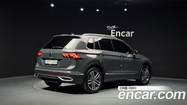 Volkswagen Tiguan 2-го поколения 2.0 TDI Prestige - фото 1