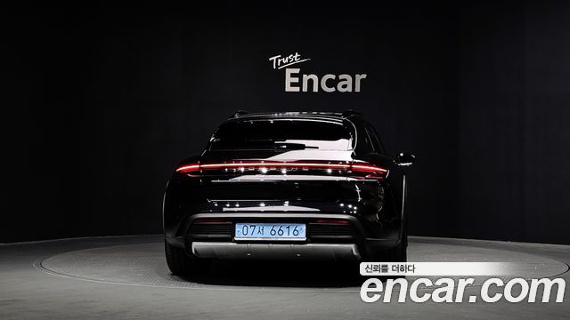 Porsche Taycan 4S Cross Turismo - фото 3