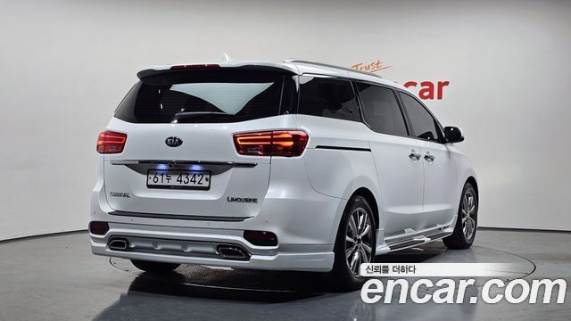 Kia Carnival Новый 7-Seater Limousine President - фото 1