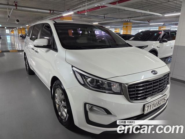 Kia Carnival Новый 11-Seater Deluxe - фото 1