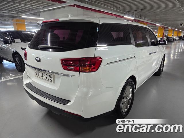 Kia Carnival Новый 11-Seater Deluxe - фото 2