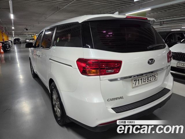 Kia Carnival Новый 11-Seater Deluxe - фото 3