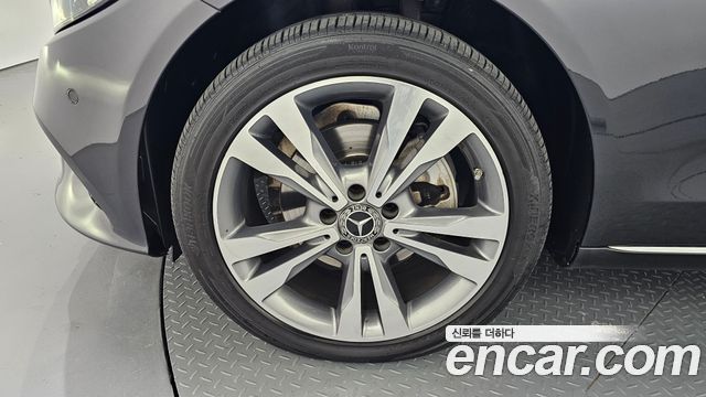 Mercedes-Benz C-Class W205 C220 d 4MATIC - фото 4