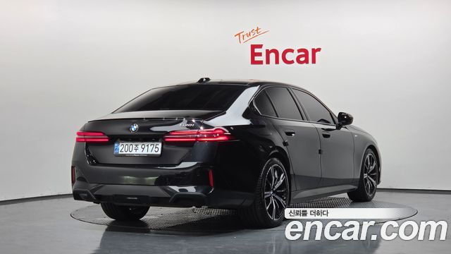 BMW 5-Series G60 520i Special Edition - фото 1