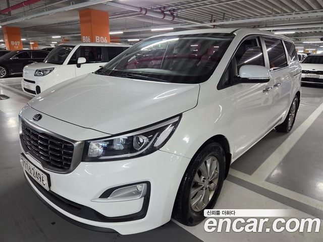 Kia Carnival Новый 11-Seater Deluxe - фото 0