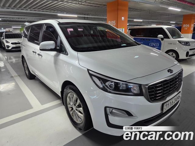 Kia Carnival Новый 11-Seater Deluxe - фото 1