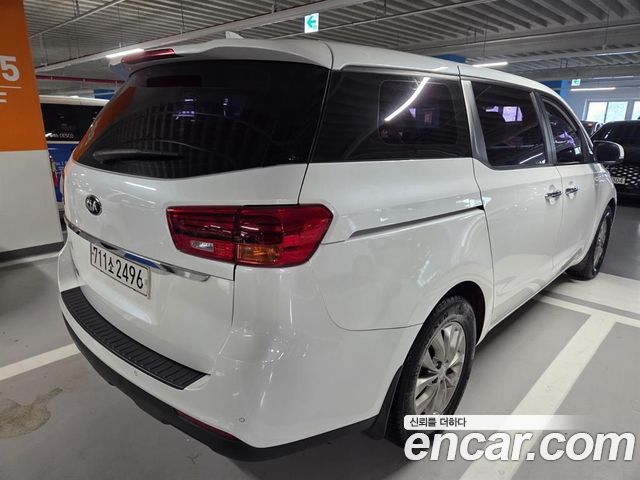 Kia Carnival Новый 11-Seater Deluxe - фото 2
