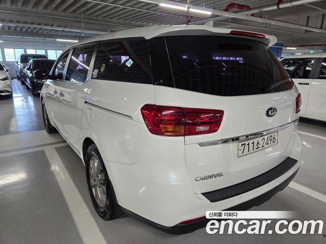Kia Carnival Новый 11-Seater Deluxe - фото 3