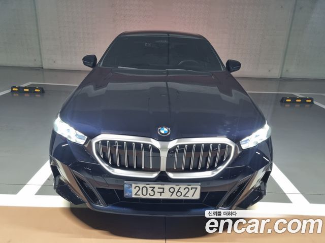 BMW 5-Series G60 520i M Sport - фото 0