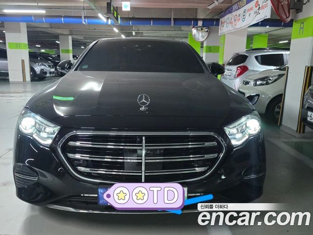 Mercedes-Benz E-Class W214 E300 4MATIC Exclusive - фото 0