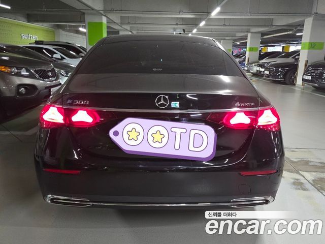 Mercedes-Benz E-Class W214 E300 4MATIC Exclusive - фото 1