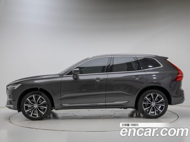 Volvo XC60 2-го поколения B6 Ultra Bright - фото 2