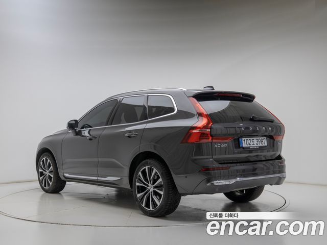 Volvo XC60 2-го поколения B6 Ultra Bright - фото 3