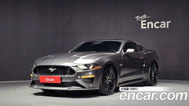 Ford Mustang GT Coupe - фото 0