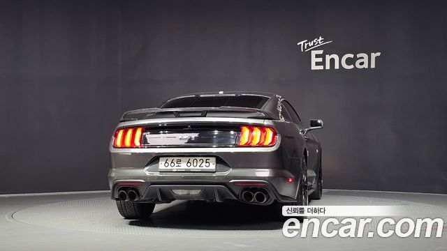 Ford Mustang GT Coupe - фото 3
