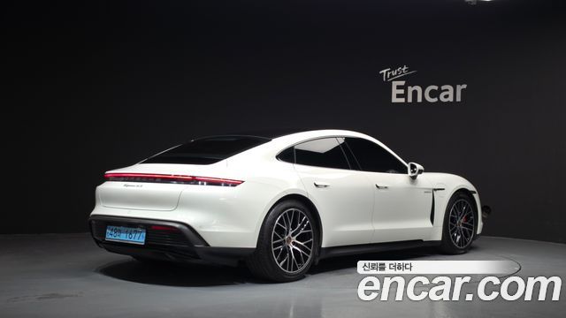 Porsche Taycan 4S - фото 1