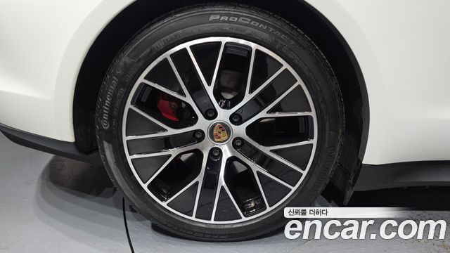 Porsche Taycan 4S - фото 4