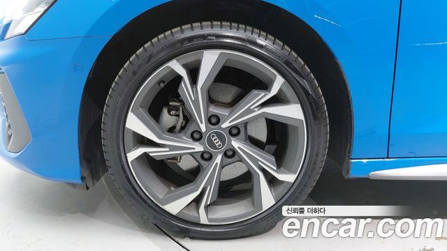 Audi A3 40 TFSI Premium - фото 4