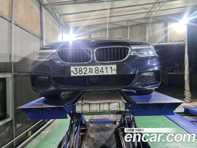 BMW 5-Series G30 520d M Sport Package Plus - фото 0