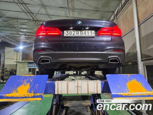 BMW 5-Series G30 520d M Sport Package Plus - фото 1