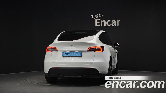 Tesla Model Y RWD - фото 3