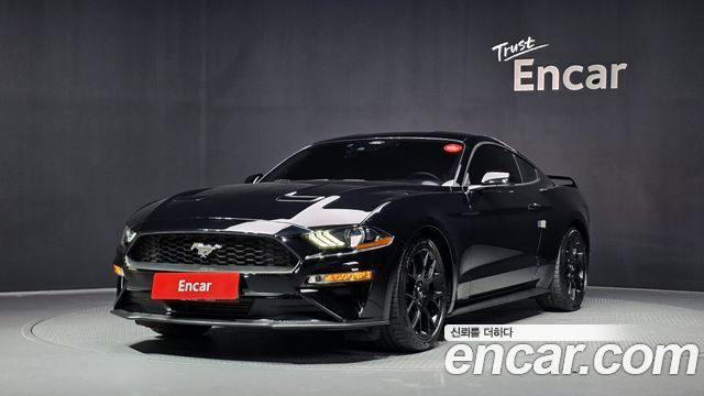 Ford Mustang Coupe - фото 0