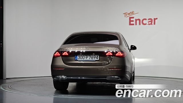 Mercedes-Benz E-Class W214 E220d 4MATIC Exclusive - фото 3