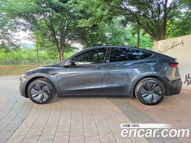 Tesla Model Y RWD - фото 4