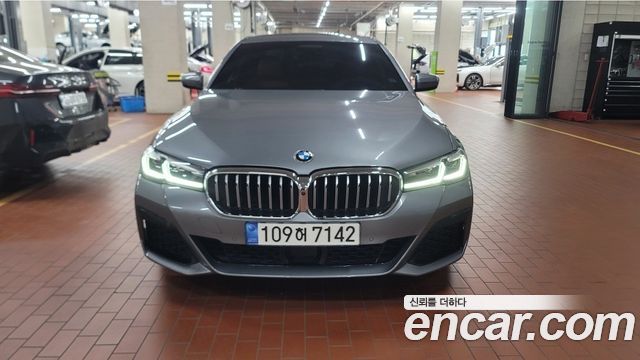 BMW 5-Series G30 520i M Sport - фото 2