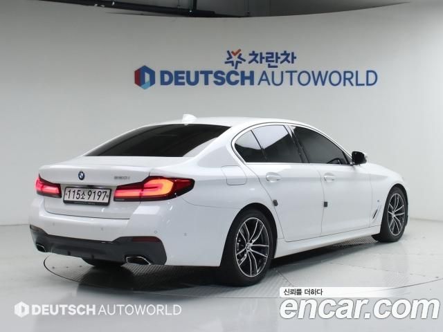 BMW 5-Series G30 520i M Sport - фото 1