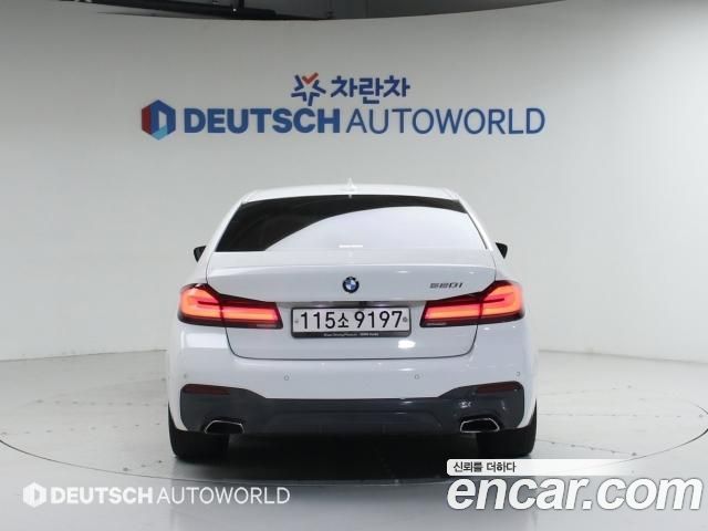 BMW 5-Series G30 520i M Sport - фото 3