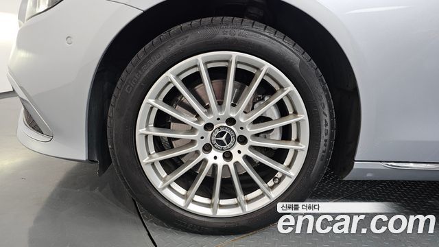 Mercedes-Benz E-Class W213 E220d 4MATIC Exclusive - фото 4