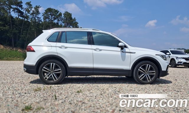 Volkswagen Tiguan 2-го поколения 2.0 TDI Prestige - фото 3