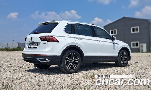 Volkswagen Tiguan 2-го поколения 2.0 TDI Prestige - фото 4
