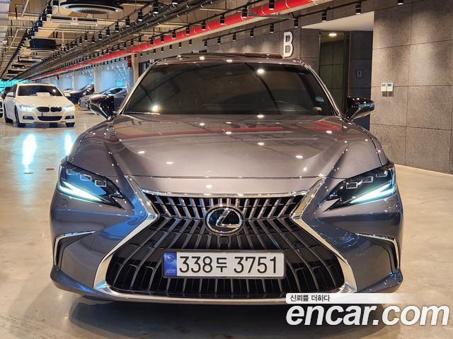 Lexus ES 7-го поколения Executive - фото 2
