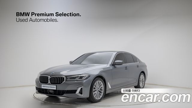 BMW 5-Series G30 520i Luxury - фото 0