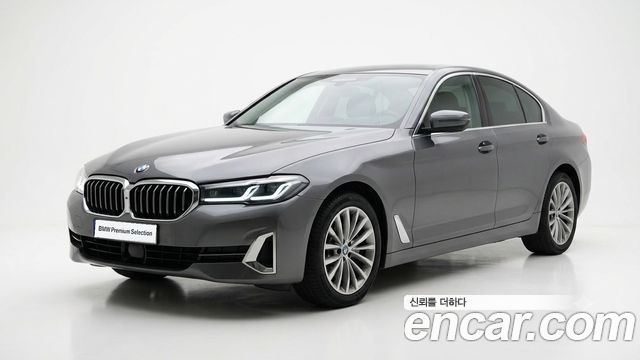 BMW 5-Series G30 520i Luxury - фото 0