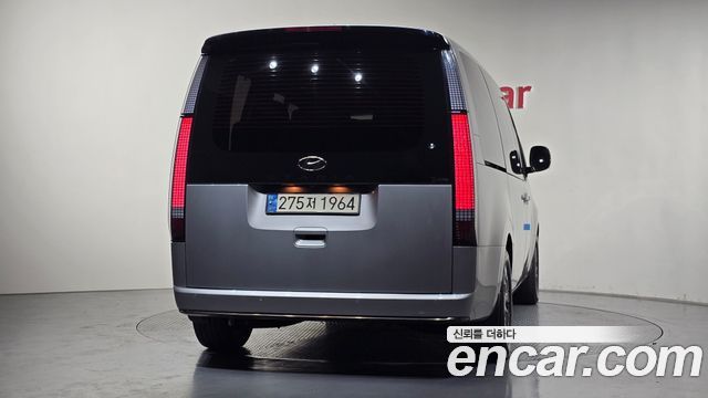 Hyundai Staria Lounge 7-Seater Inspiration - фото 3