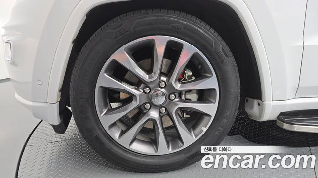 Jeep Cherokee 3.0 Diesel Overland WK2 - фото 4