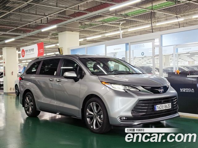 Toyota Sienna 4-го поколения 2.5 Hybrid 2WD - фото 1