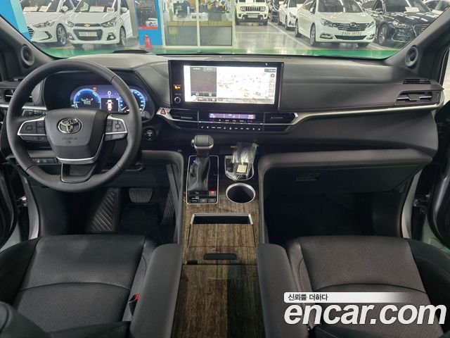 Toyota Sienna 4-го поколения 2.5 Hybrid 2WD - фото 4