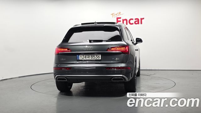 Audi Q5 FY 45 TFSI Quattro Premium - фото 3