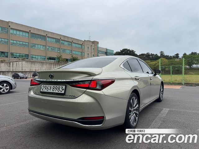Lexus ES 7-го поколения Luxury - фото 1