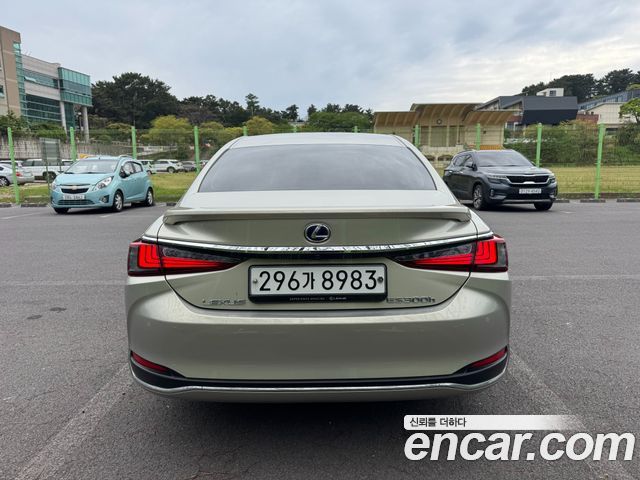 Lexus ES 7-го поколения Luxury - фото 3