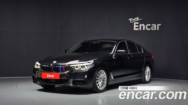 BMW 5-Series G30 520i Luxury - фото 0