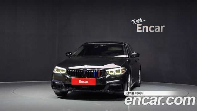 BMW 5-Series G30 520i Luxury - фото 2