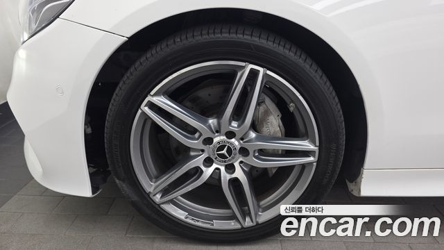 Mercedes-Benz E-Class W213 E220d Cabriolet - фото 4