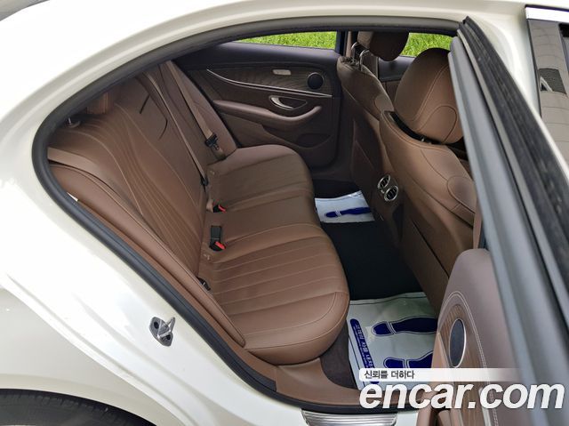 Mercedes-Benz E-Class W213 E220d 4MATIC Exclusive - фото 4