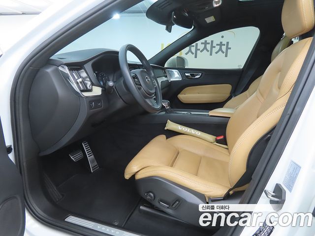 Volvo XC60 2-го поколения T6 Inscription - фото 4
