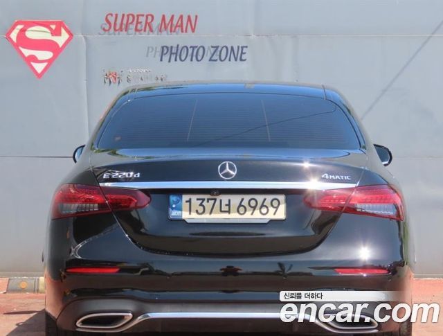 Mercedes-Benz E-Class W213 E220d 4MATIC AMG Line - фото 3